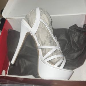 SIZE 8 1/2 🔥NIB STRAPPY PLATFORM HEELS 🔥